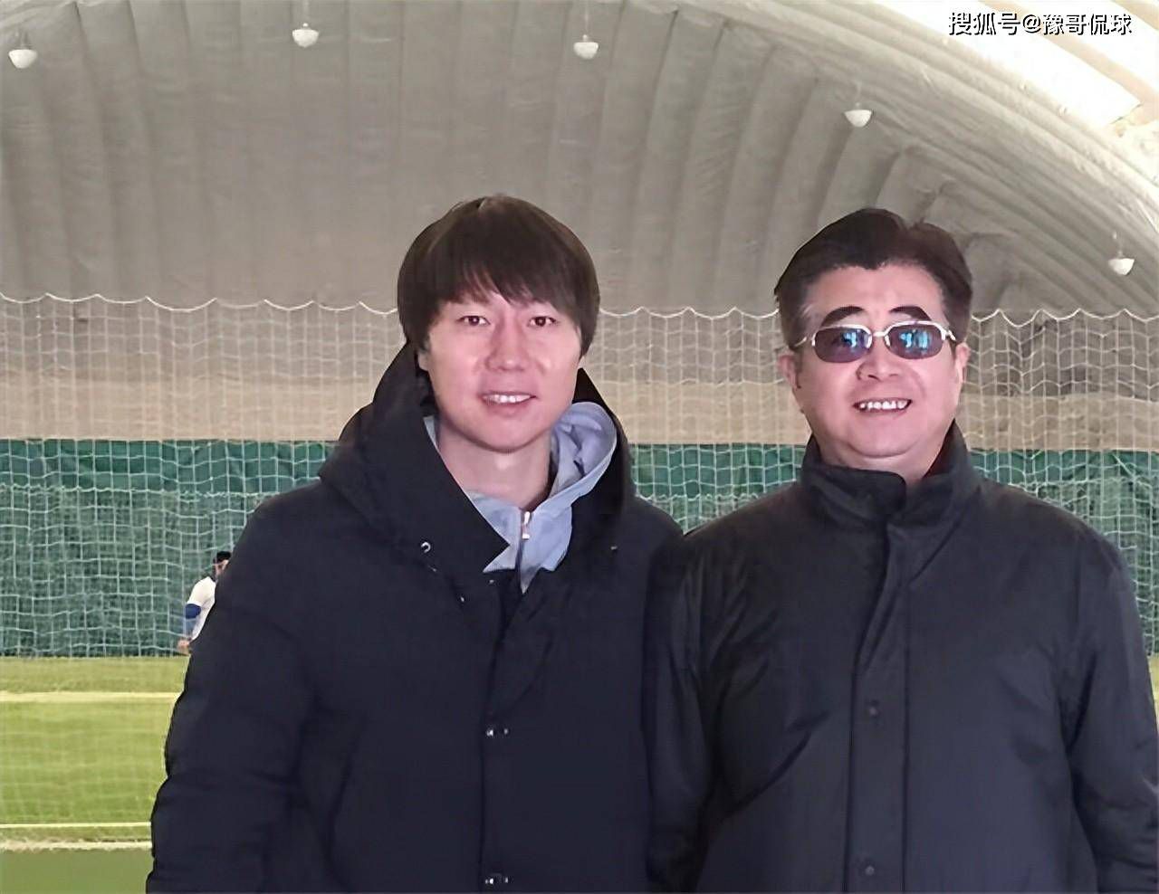 伯明翰球迷从一开始就反对鲁尼执教，并认为老板的做法只是在博取流量。
